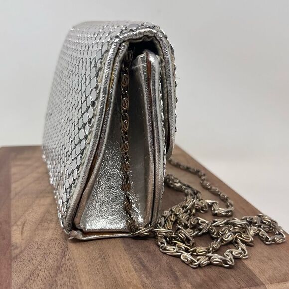 Vintage F.W. Woolworth Silver Metallic Sequins Mini Chain Bag - Picture 3 of 16